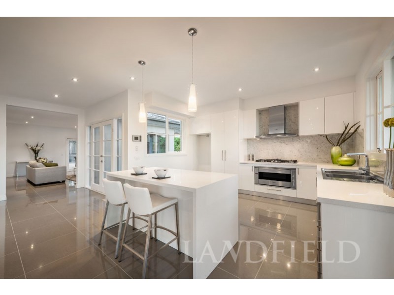 6 Deloraine Close, Doncaster East VIC 3109