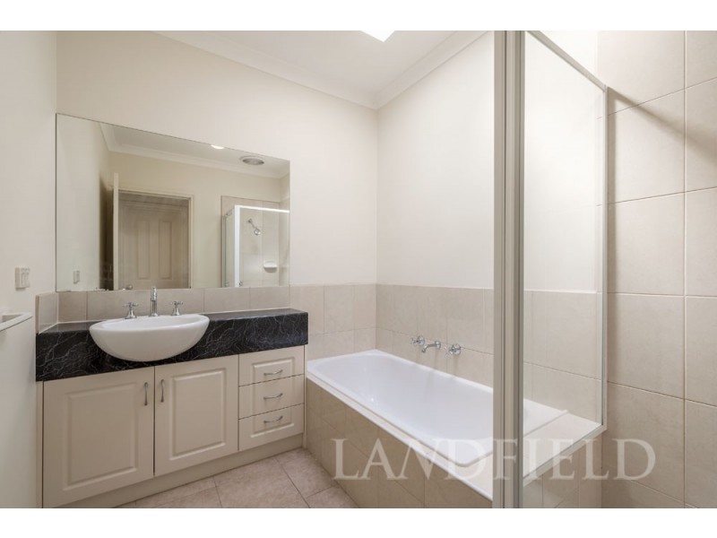 2/4 Pleasant Avenue, Doncaster VIC 3108