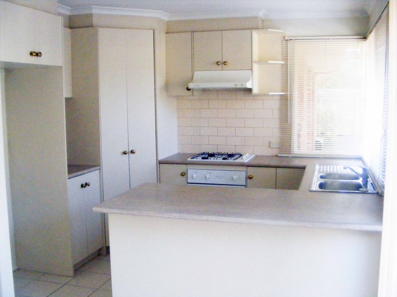 2/82 Willow Bend, Bulleen VIC 3105