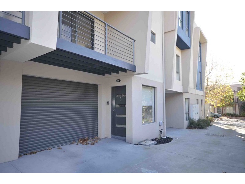 4/19 Bourke Street, Ringwood VIC 3134
