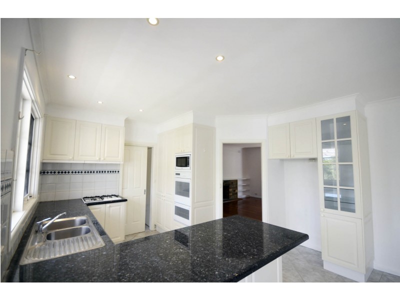 50 Koolkuna Avenue, Doncaster VIC 3108