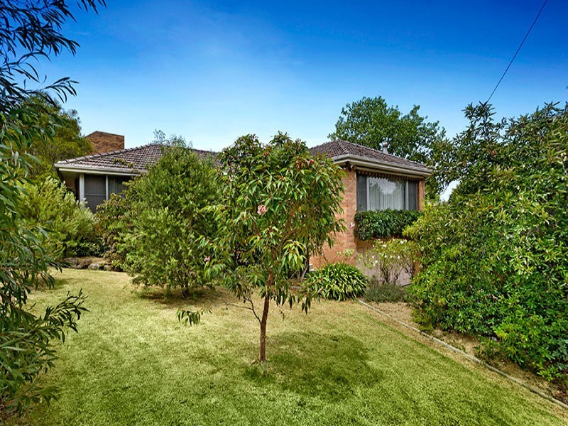 2 Grange Park Avenue, Doncaster VIC 3108