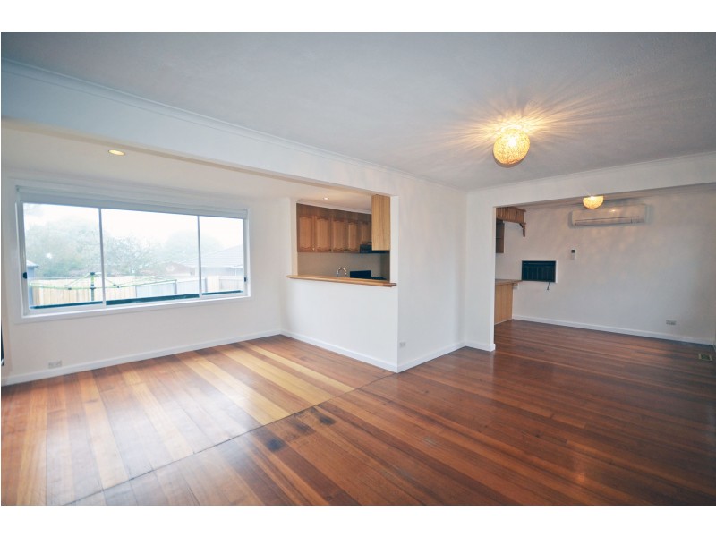 15 Saxon Drive, Mooroolbark VIC 3138