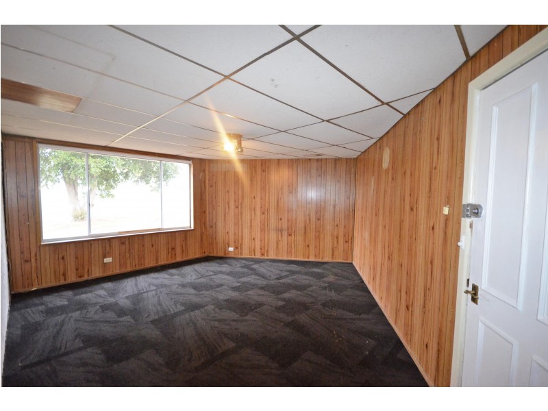 15 Saxon Drive, Mooroolbark VIC 3138