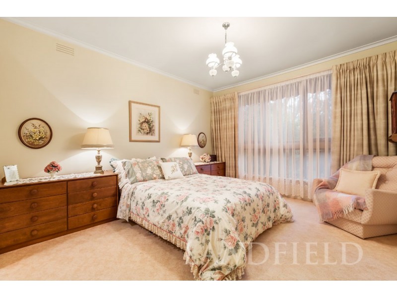 27 Roseville Avenue, Doncaster VIC 3108