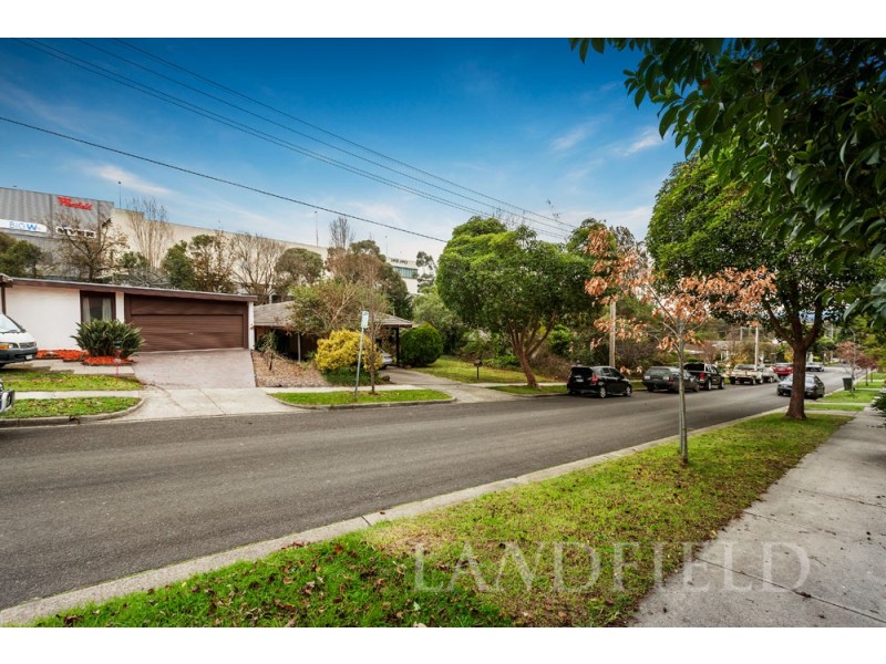 27 Roseville Avenue, Doncaster VIC 3108