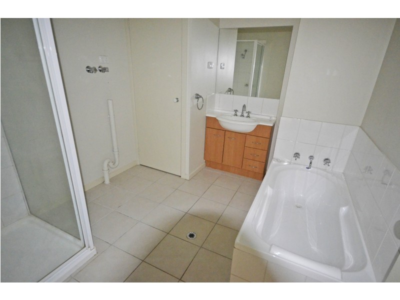 27/1 Eucalyptus Mews, Notting Hill VIC 3168