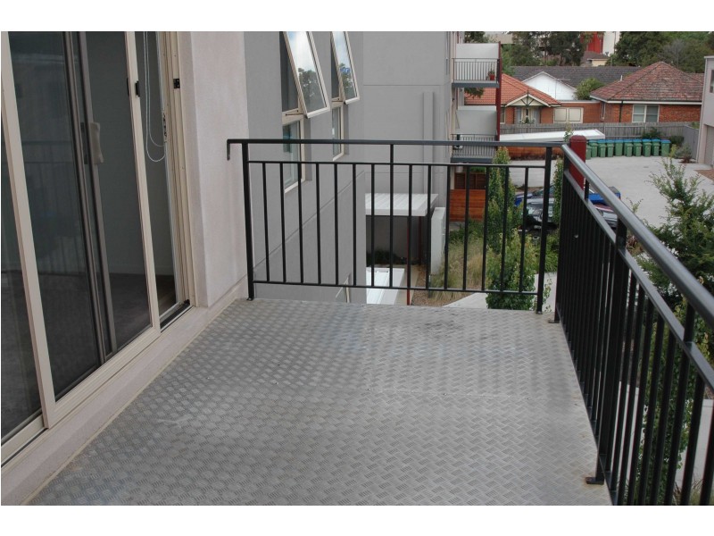 18/12-18 Bourke Street, Ringwood VIC 3134