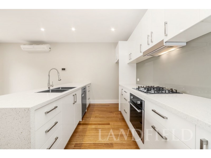 2/8 Fulton Road, Blackburn South VIC 3130