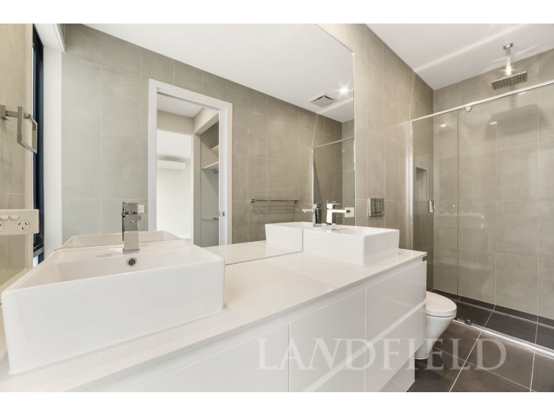 2/8 Fulton Road, Blackburn South VIC 3130