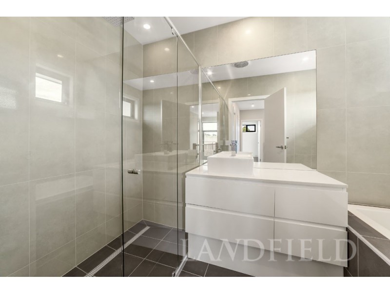 2/8 Fulton Road, Blackburn South VIC 3130