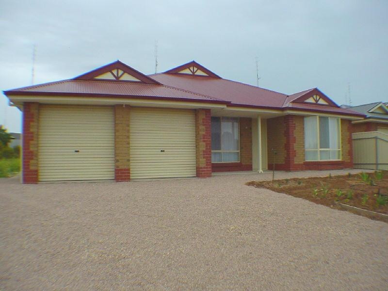 54 Hughes Avenue, Moonta Bay SA 5558