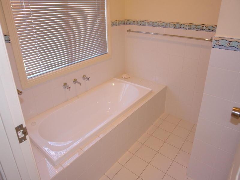 16 Marine Parade, Moonta Bay SA 5558