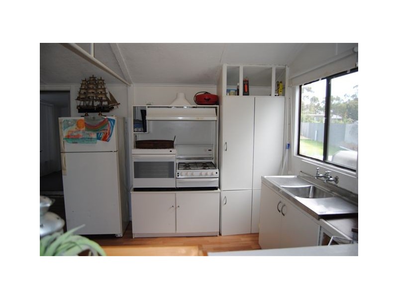 1 Yoolamardy Terrace, Port Clinton SA 5570