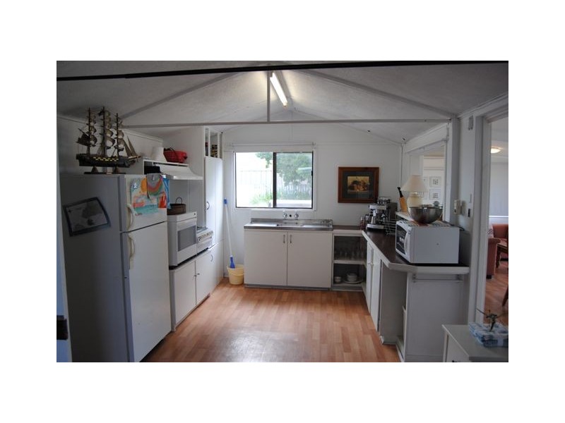 1 Yoolamardy Terrace, Port Clinton SA 5570