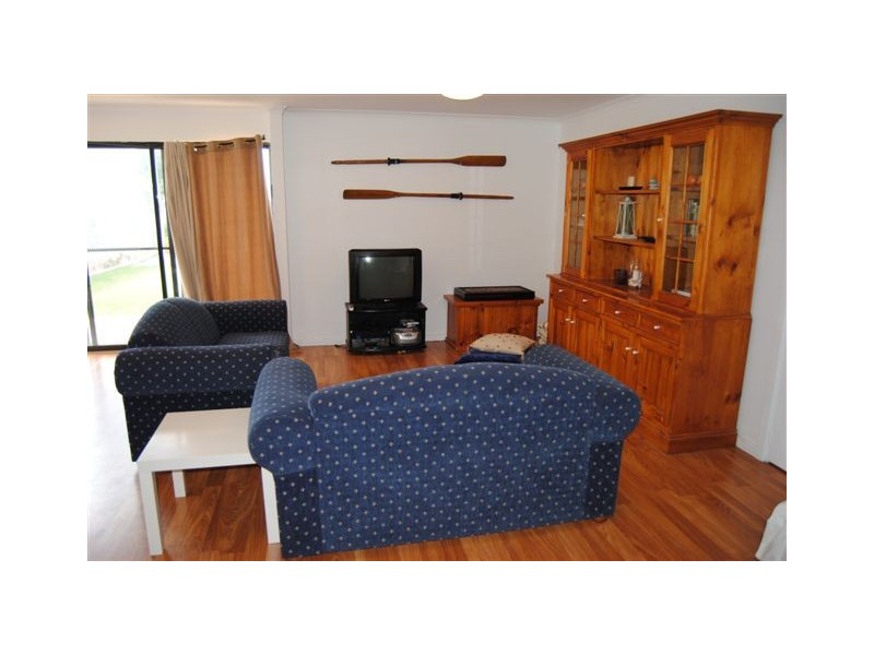 1 Yoolamardy Terrace, Port Clinton SA 5570