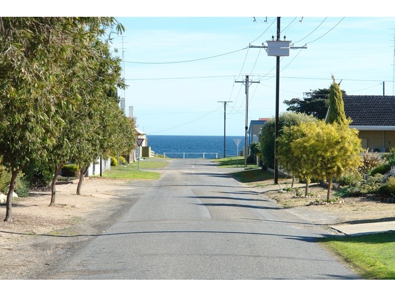 8 Stuckey Street, Moonta Bay SA 5558
