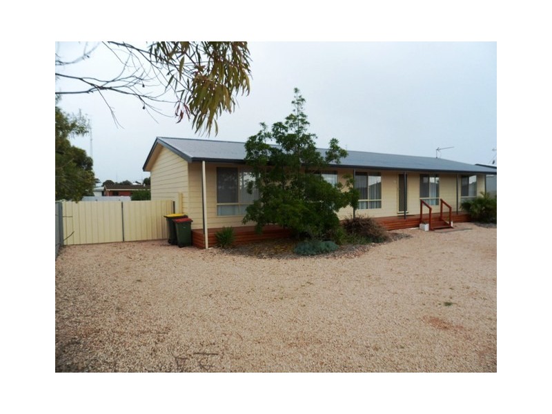 13 Andrew Street, Moonta Bay SA 5558