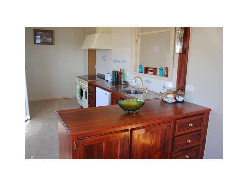 16 Carleton Crescent, Wallaroo SA 5556