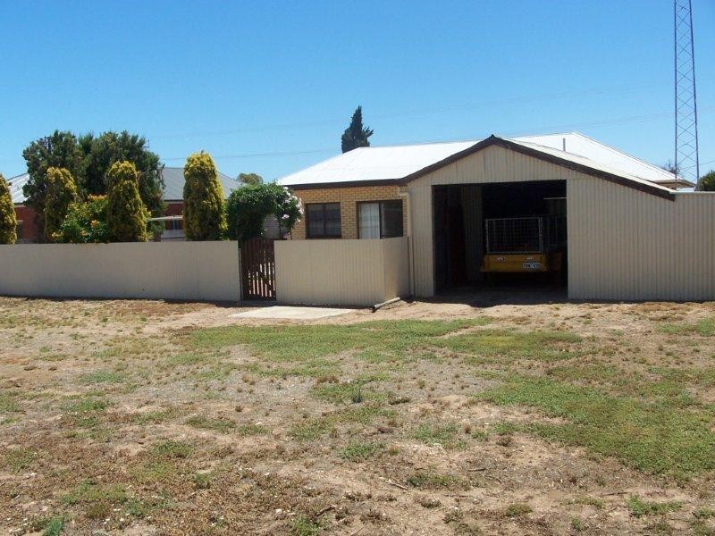 30 Kadina Road, Wallaroo SA 5556