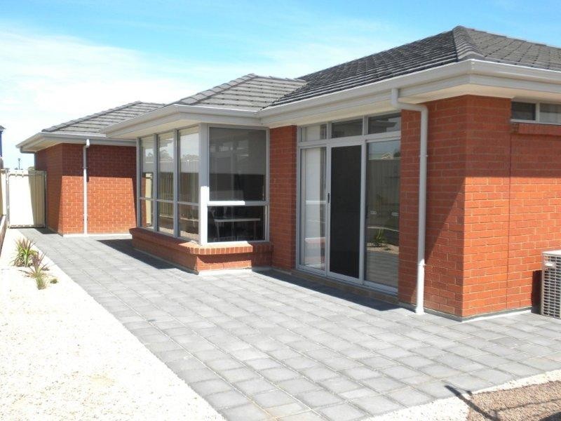 8 Albatross Street, Wallaroo SA 5556