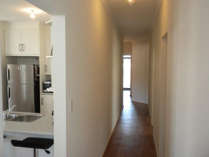 8 Albatross Street, Wallaroo SA 5556