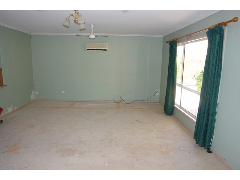 21  Robert Street, Moonta SA 5558