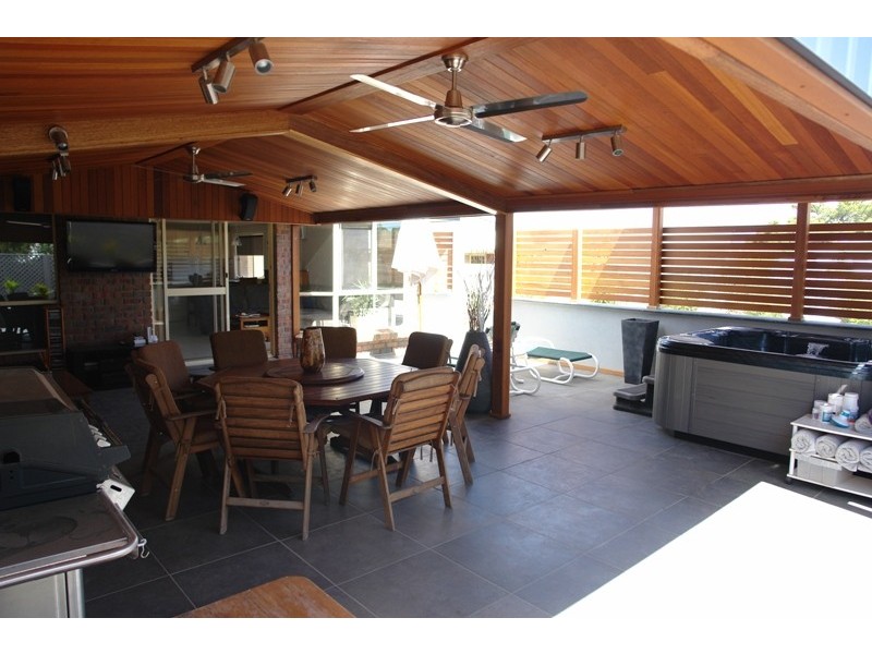 9 Clayton Street, Moonta Bay SA 5558