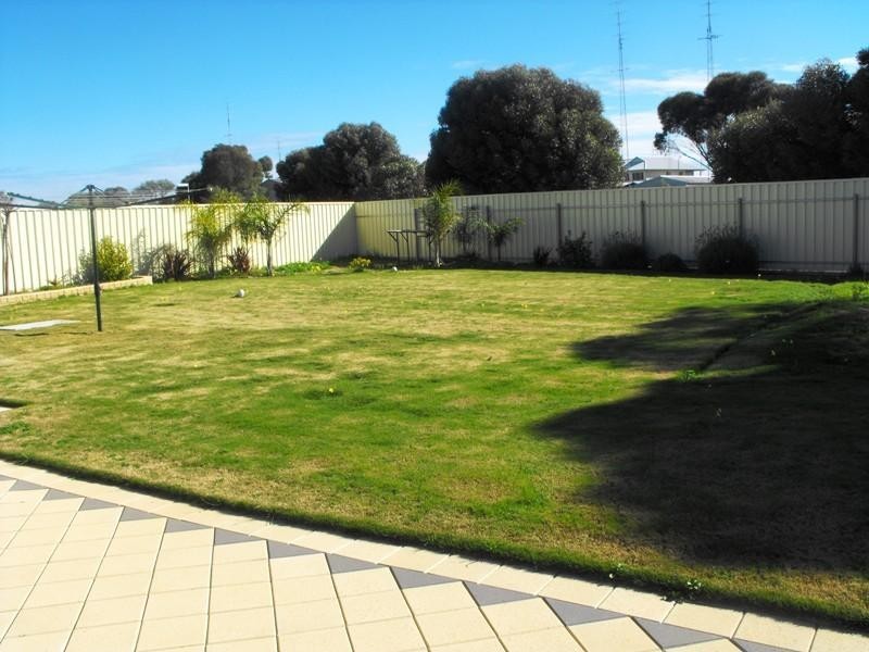 3 Minnipa Drive, Port Hughes SA 5558