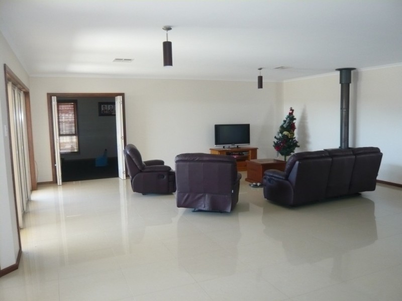 1 Quintrell Street, Moonta Bay SA 5558