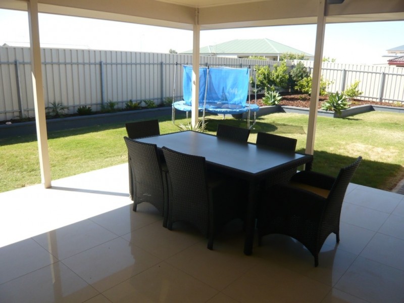 1 Quintrell Street, Moonta Bay SA 5558