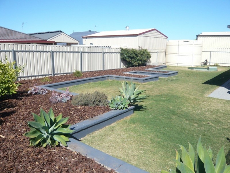 1 Quintrell Street, Moonta Bay SA 5558