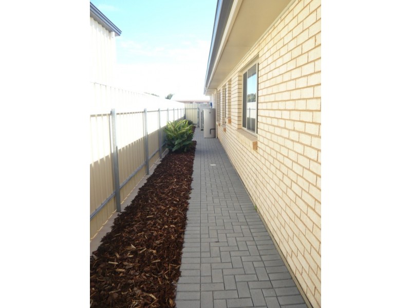 1 Quintrell Street, Moonta Bay SA 5558