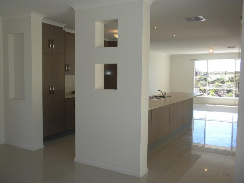 2 Stately Way, Wallaroo SA 5556