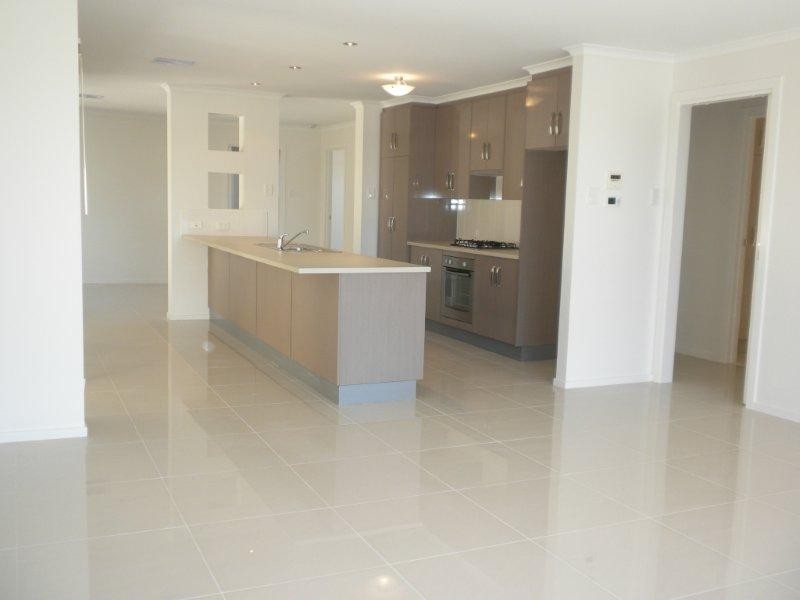 2 Stately Way, Wallaroo SA 5556
