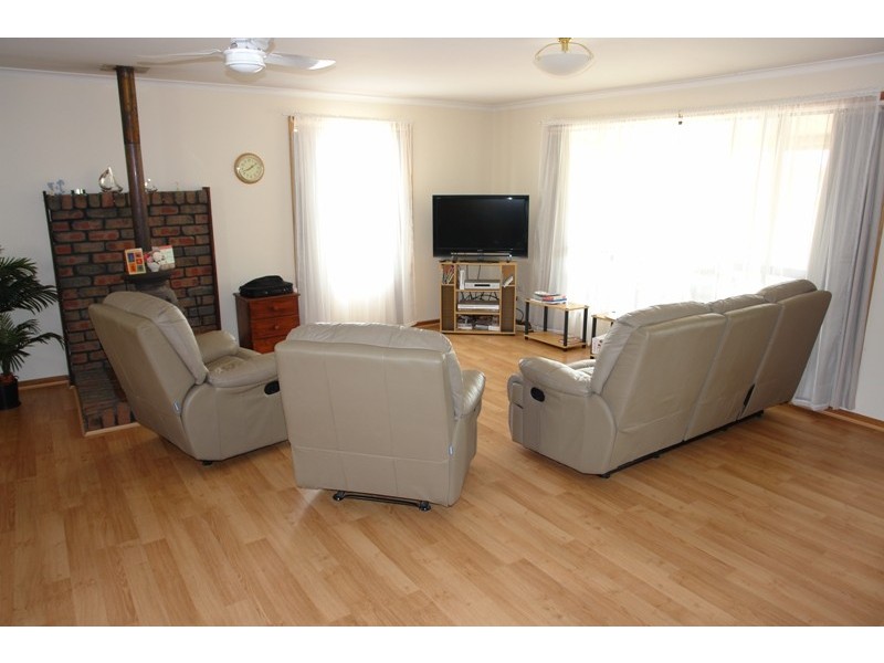 14  Charles Street, Port Hughes SA 5558