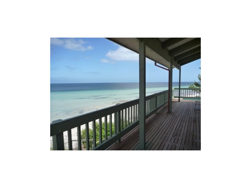 2 Queen  Place, Moonta Bay SA 5558