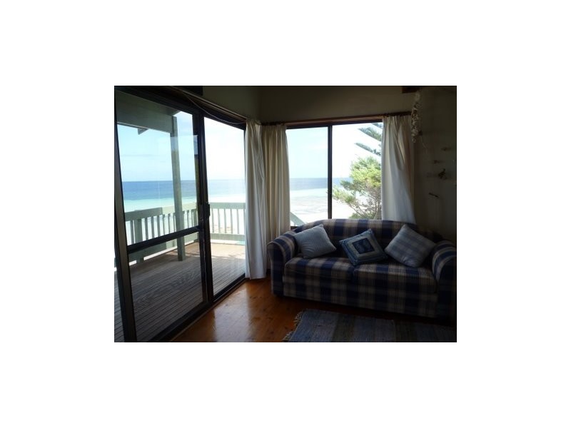 2 Queen  Place, Moonta Bay SA 5558
