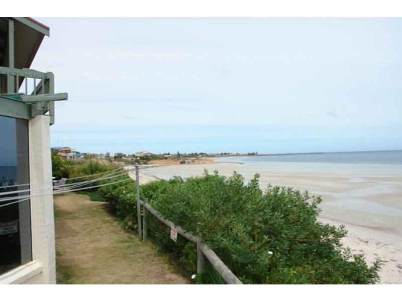 2 Queen  Place, Moonta Bay SA 5558
