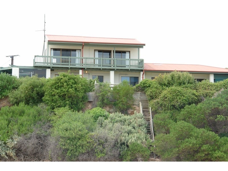 2 Queen  Place, Moonta Bay SA 5558