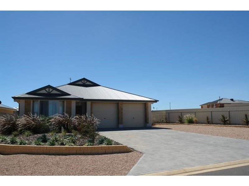 2 Woodward Street, Moonta Bay SA 5558