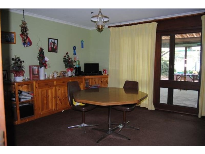 10 Crutchett Road, Moonta SA 5558