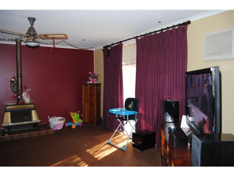 10 Crutchett Road, Moonta SA 5558