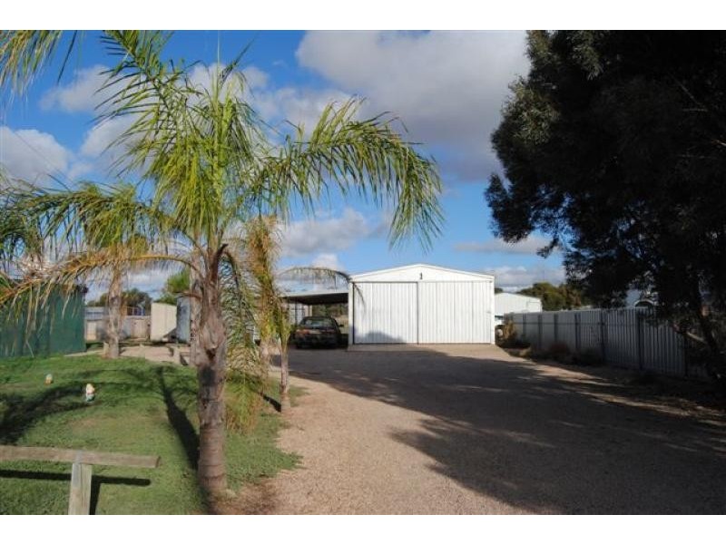 10 Crutchett Road, Moonta SA 5558
