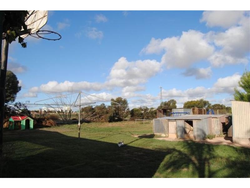 10 Crutchett Road, Moonta SA 5558