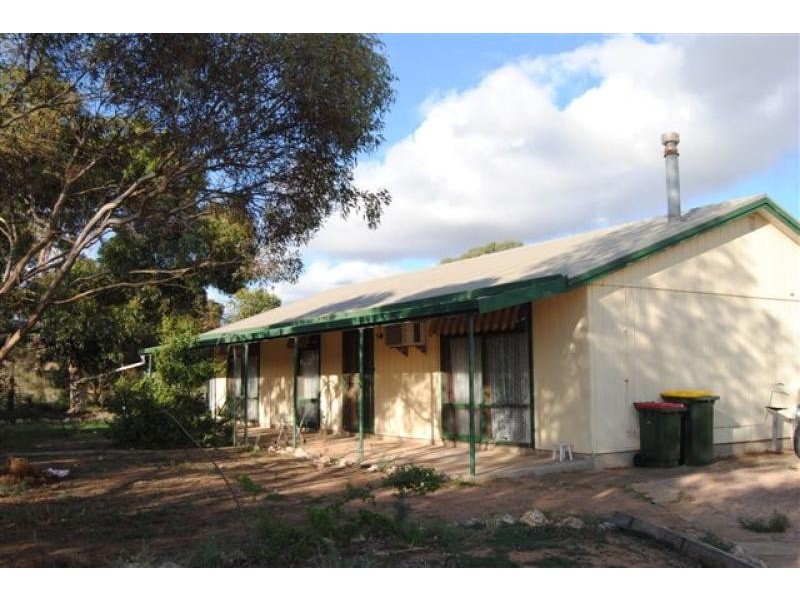 10 Crutchett Road, Moonta SA 5558