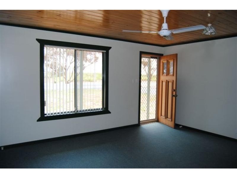 14 Kadina Road, Wallaroo SA 5556