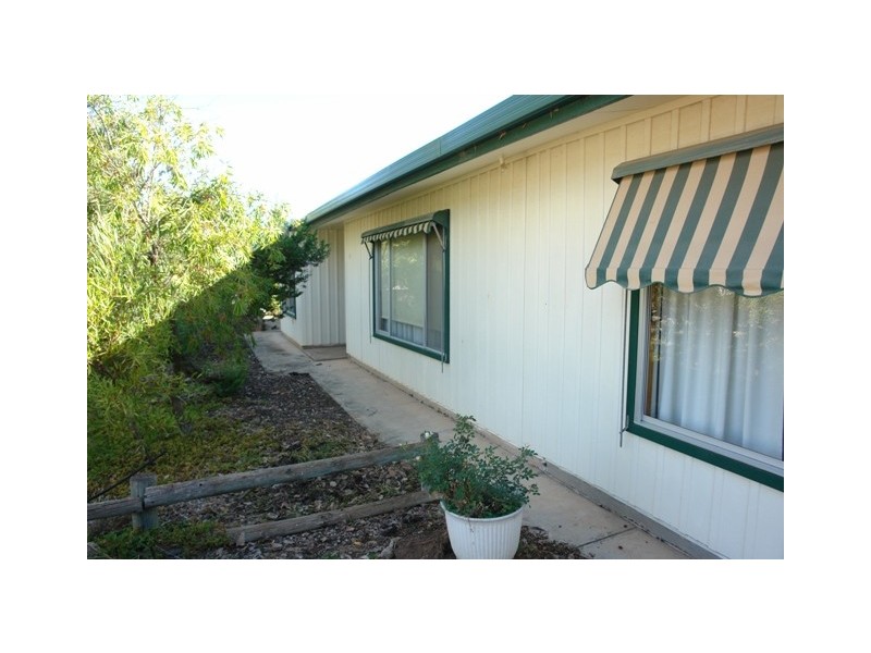 43 Trelawney St, Moonta Bay SA 5558