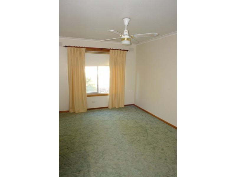 43 Trelawney St, Moonta Bay SA 5558