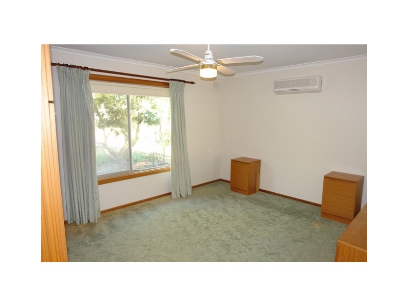 43 Trelawney St, Moonta Bay SA 5558